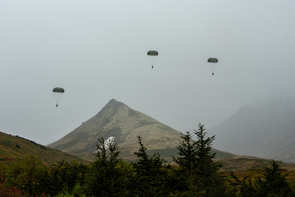 Joint partners conduct airborne ops at JBER