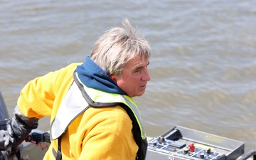 Several agencies use muscles to relocate mussels, fish in Red River of the North