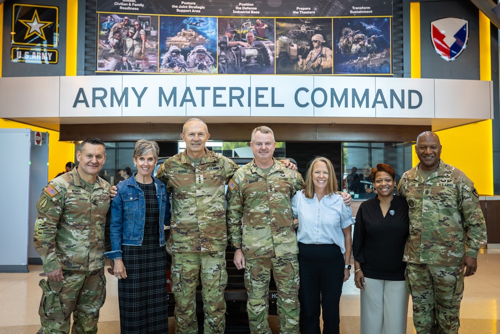 Senior Army leaders receive Redstone Arsenal updates
