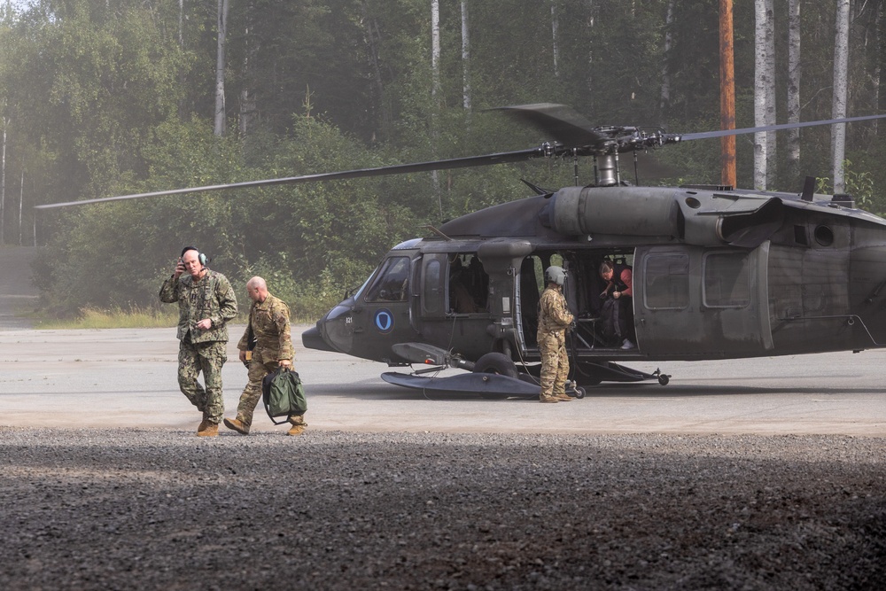 VCJCS Visits Marines During AE25