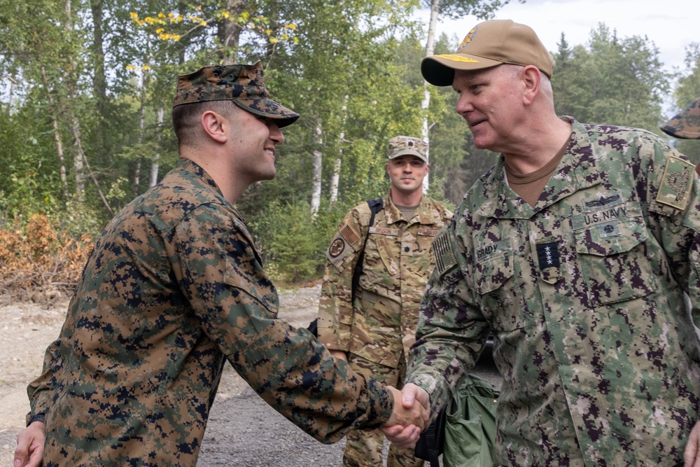 VCJCS Visits Marines During AE25