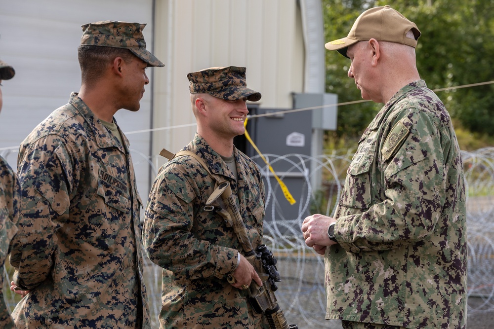 VCJCS Visits Marines During AE25