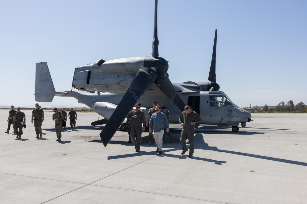 U.S. Secretary of the Navy visits MCAS Miramar and 3rd MAW Marines