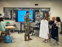 Army biochemist inspires students, promotes military opportunities