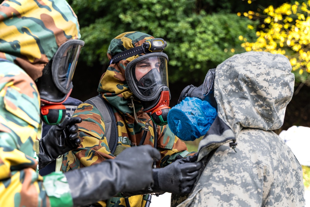 110th Chemical Battalion Conducts Decontamination Procedures with Belgian Armed Forces during Toxic Valley 25