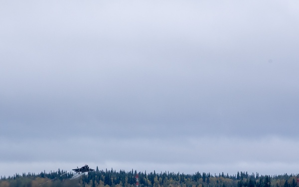 Alaskan Command successfully conducts combined joint maritime operations with the Canadian Armed Forces in the Bering Sea