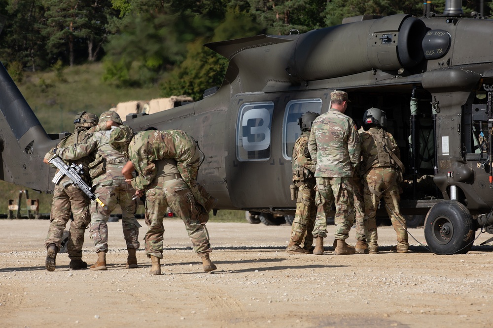 83rd CSSB Trains for Air Medevac During Saber Junction 2025