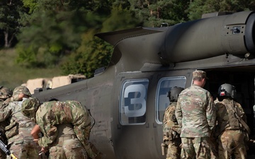 83rd CSSB Trains for Air Medevac During Saber Junction 2025