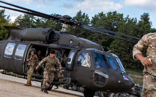 83rd CSSB Trains for Air Medevac During Saber Junction 2025