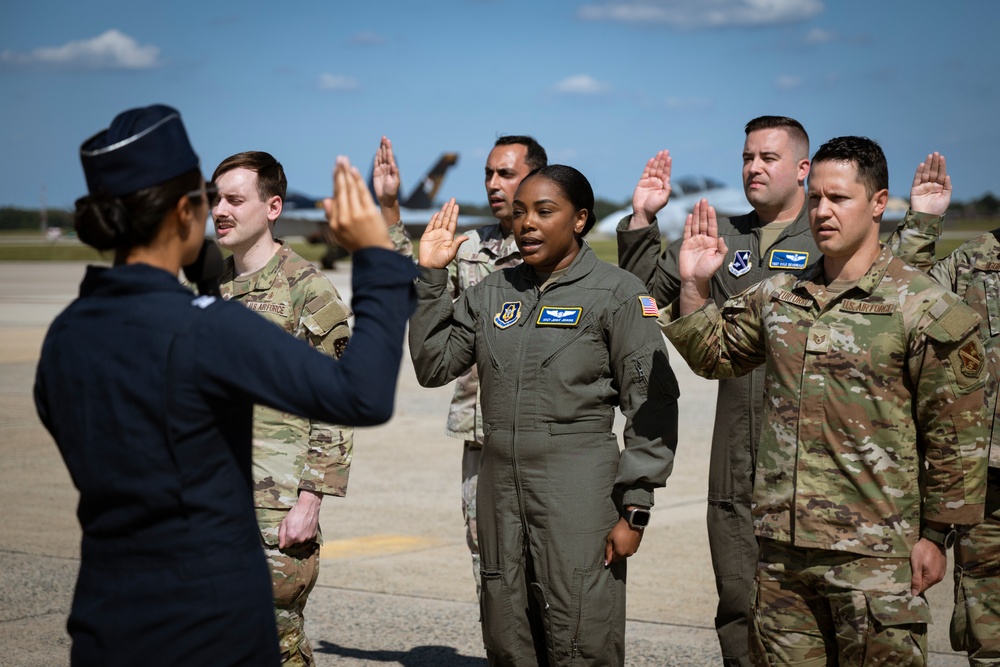 U.S. Air Force Thunderbirds perform a reenlistment ceremony during the 2025 Joint Base Andrews Air Show U.S. Air Force Thunderbirds perform a reenlistment ceremony during the 2025 Joint Base Andrews Air Show