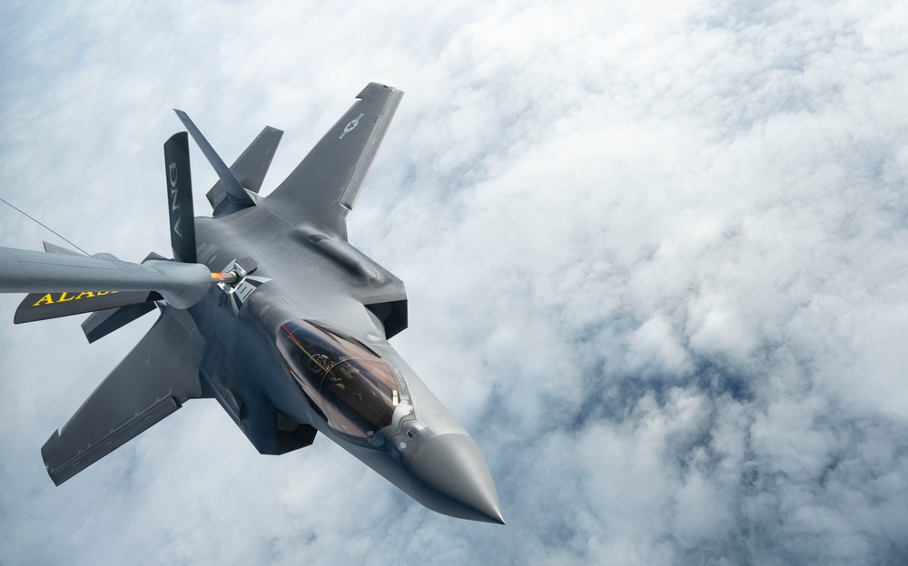 Alaskan Command successfully conducts combined joint maritime operations with the Canadian Armed Forces in the Bering Sea