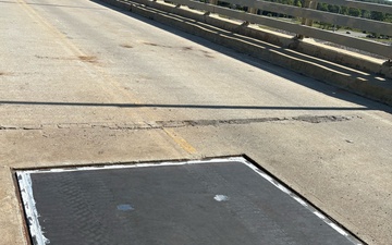 Hatch closed, SH151 over Keystone Dam open