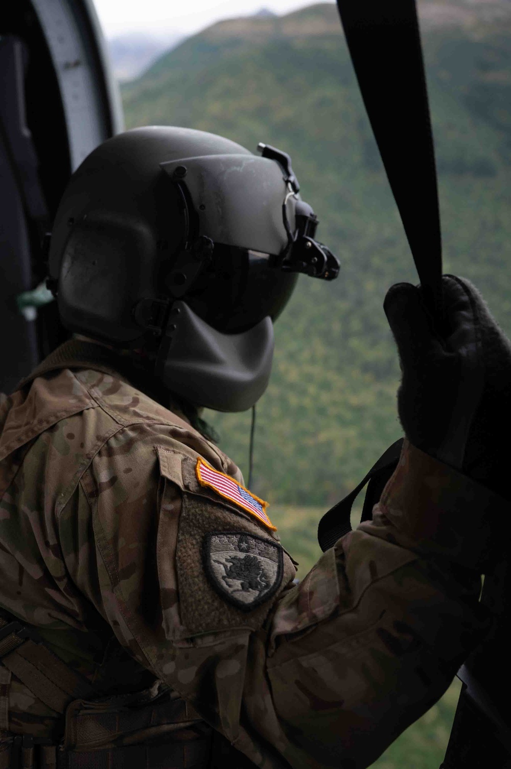 Joint partners conduct airborne ops at JBER