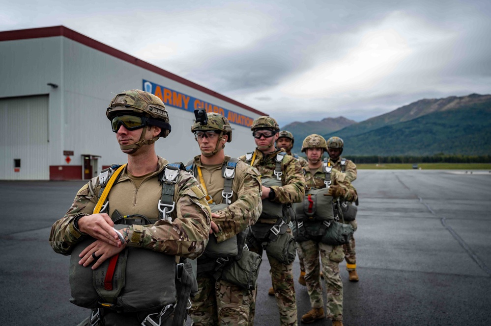 Joint partners conduct airborne ops at JBER