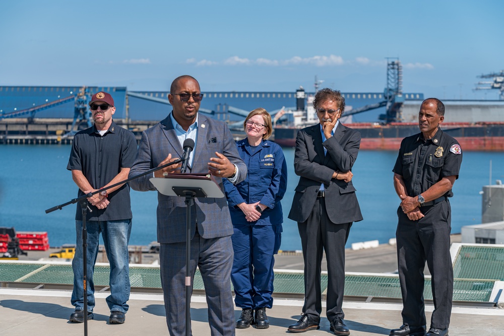 Unified Command speaks at Pier G Container Incident press conference