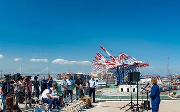 Unified Command speaks at Pier G Container Incident press conference
