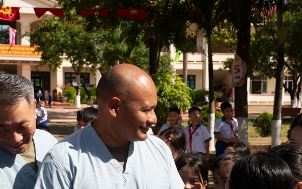 Pacific Friendship 2025: Vietnamese, US Army Dentists all smiles at Dentistry Exchange