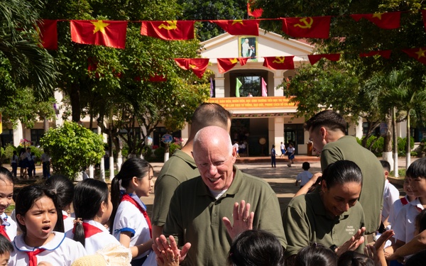 Pacific Friendship 2025: Vietnamese, US Army Dentists all smiles at Dentistry Exchange
