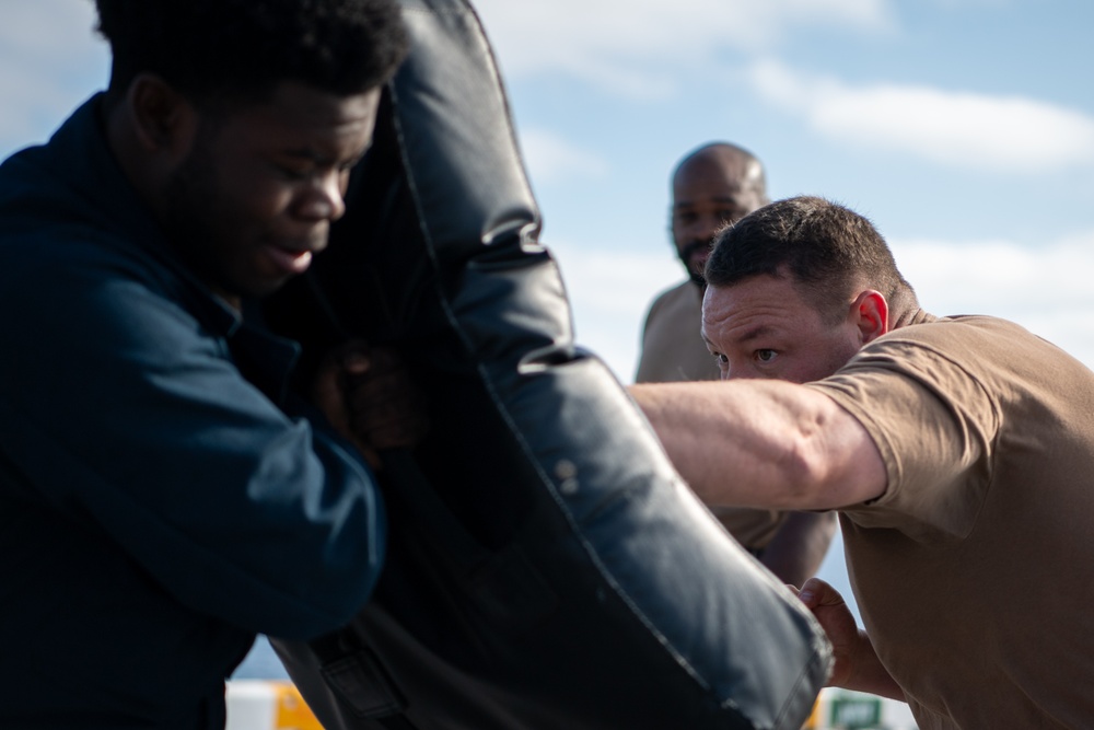Boxer conducts Security Reaction Force Training