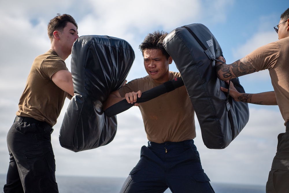 Boxer conducts Security Reaction Force Training