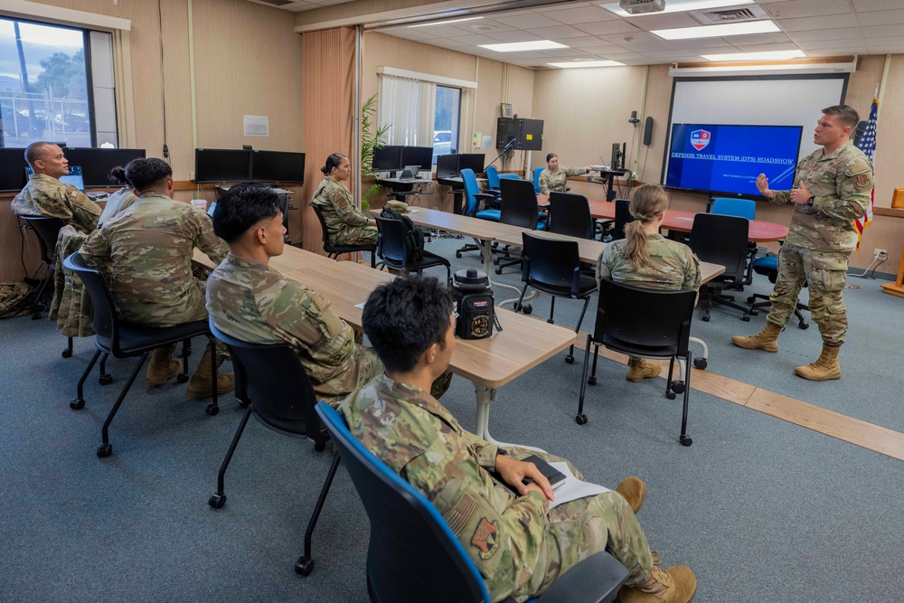 Reserve Airmen receive Defense Travel System training
