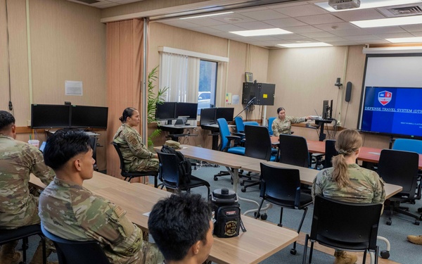 Reserve Airmen receive Defense Travel System training