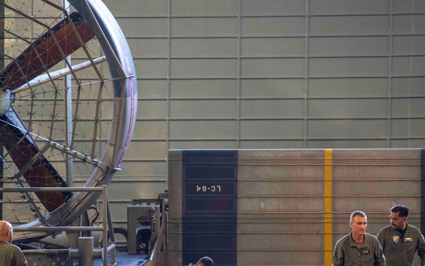 Landing Craft, Air Cushion 64 enters USS Makin Island (LHD 8)