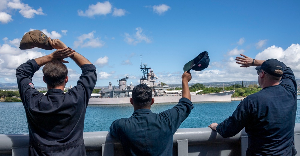 USS America (LHA 6) departs Joint Base Pearl Harbor-Hickam