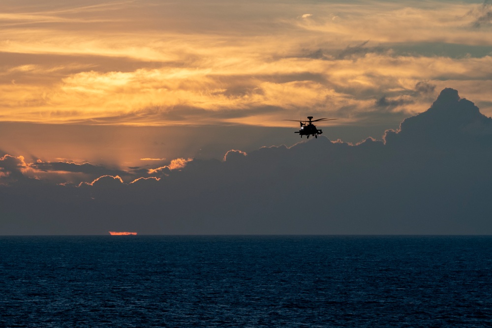 USS America (LHA 6) Conducts Joint Army AH-64E Apache Helicopter Exercise