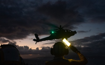 USS America (LHA 6) Conducts Joint Army AH-64E Apache Helicopter Exercise