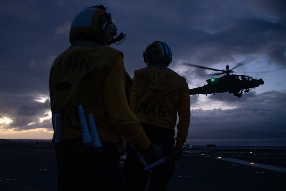 USS America (LHA 6) Conducts Joint Army AH-64E Apache Helicopter Exercise
