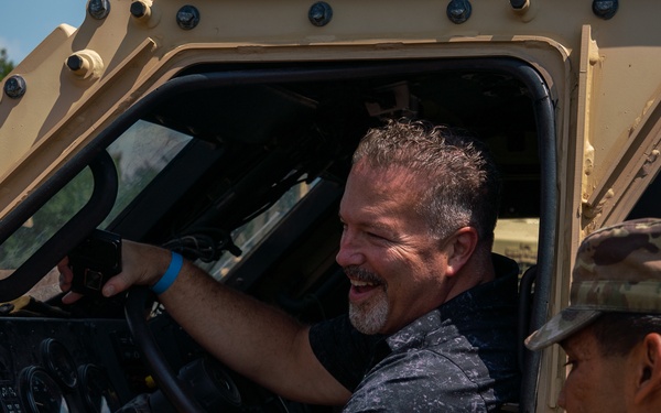 III Armored Corps and 1st Cavalry Division Troopers join ‘Meet Your Army’ event