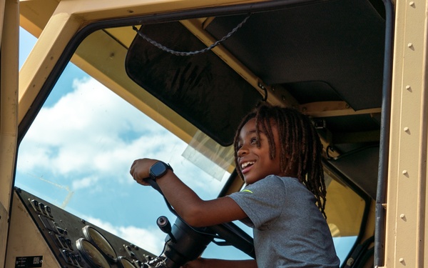III Armored Corps and 1st Cavalry Division Troopers join ‘Meet Your Army’ event