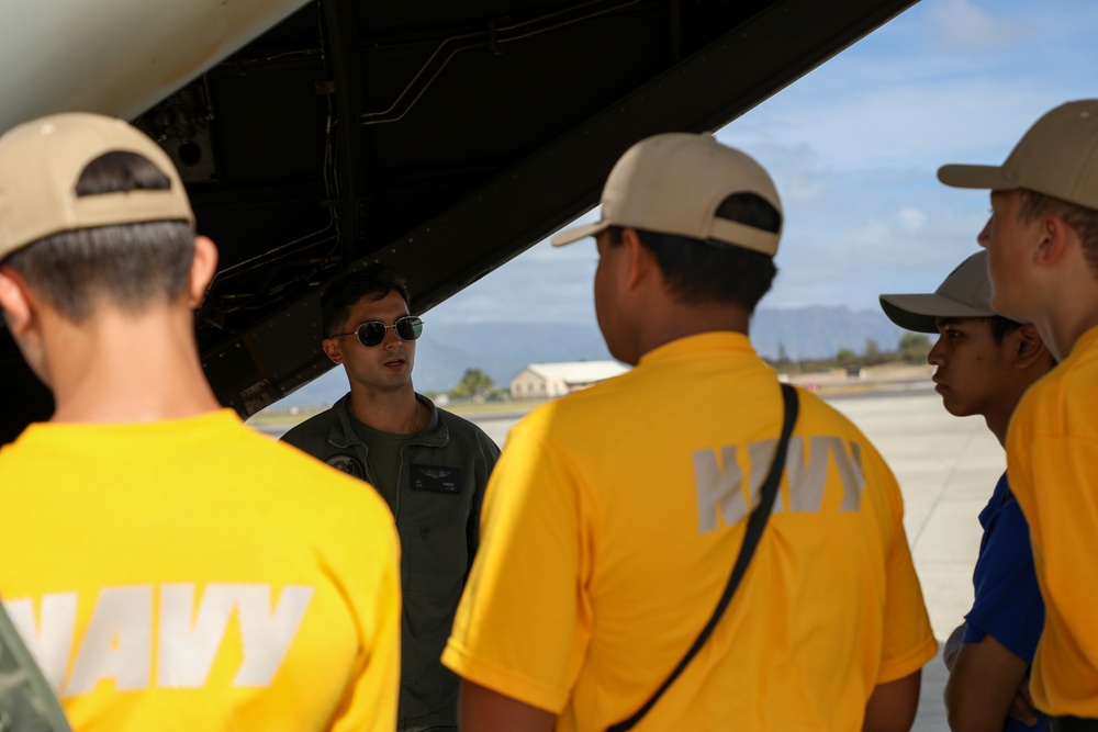 Kalaheo High School NJROTC tours MAG-24 Static Display