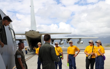 Kalaheo High School NJROTC tours MAG-24 Static Display