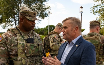 Mississippi State Rep. Bubba Carpenter talks with Lt. Col. Steven Jackson at the National Mall
