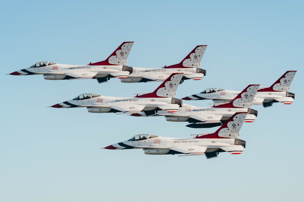Thunderbirds Perform Photo Chase over Washington D.C.
