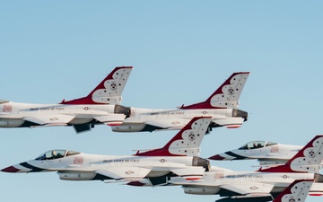 Thunderbirds Perform Photo Chase over Washington D.C.