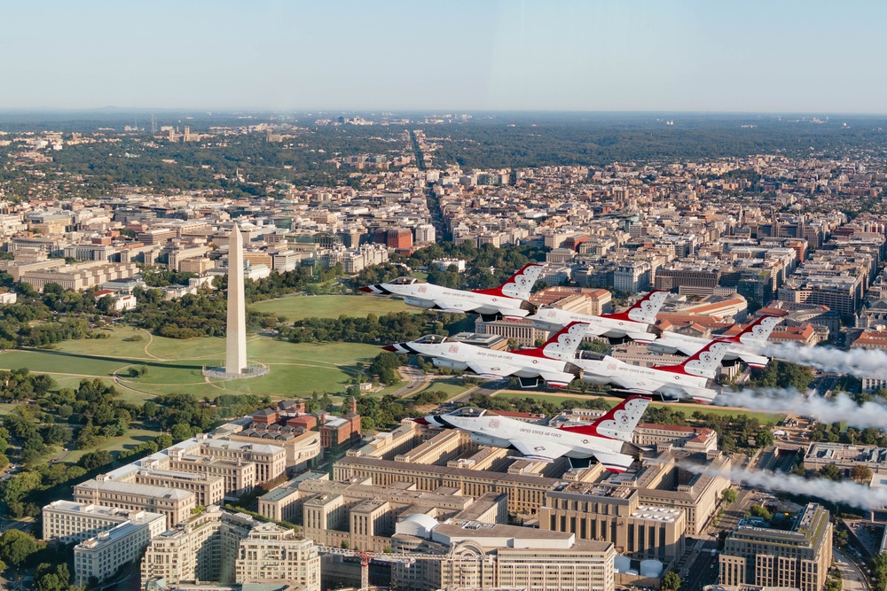 Thunderbirds Perform Photo Chase over Washington D.C.