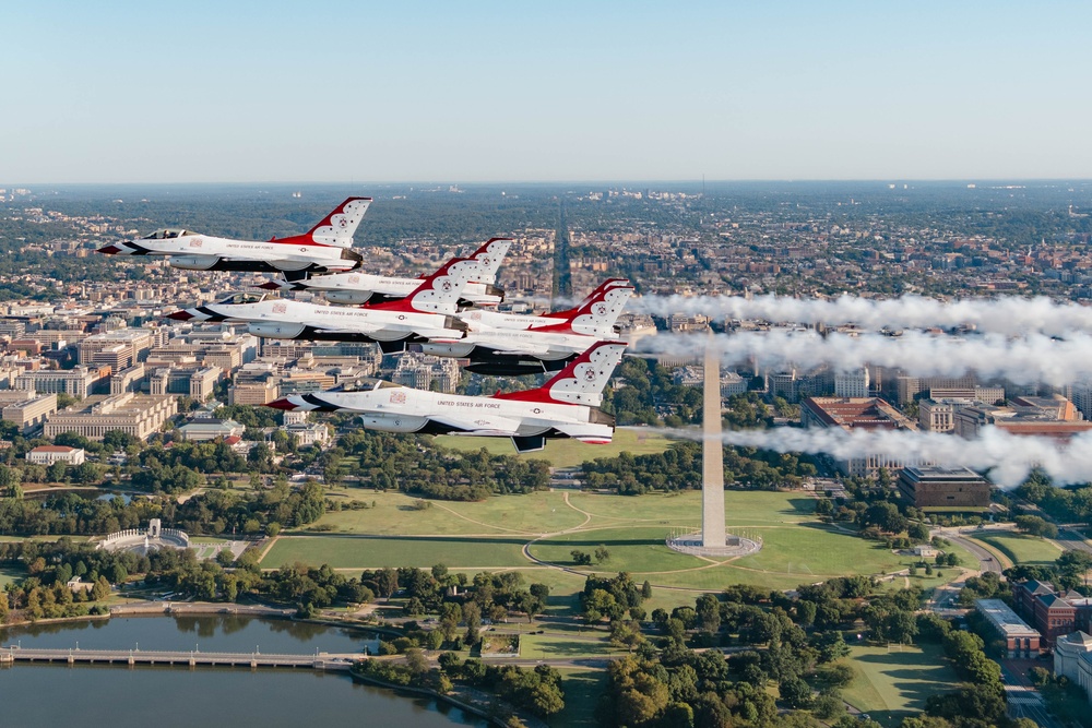 Thunderbirds Perform Photo Chase over Washington D.C.