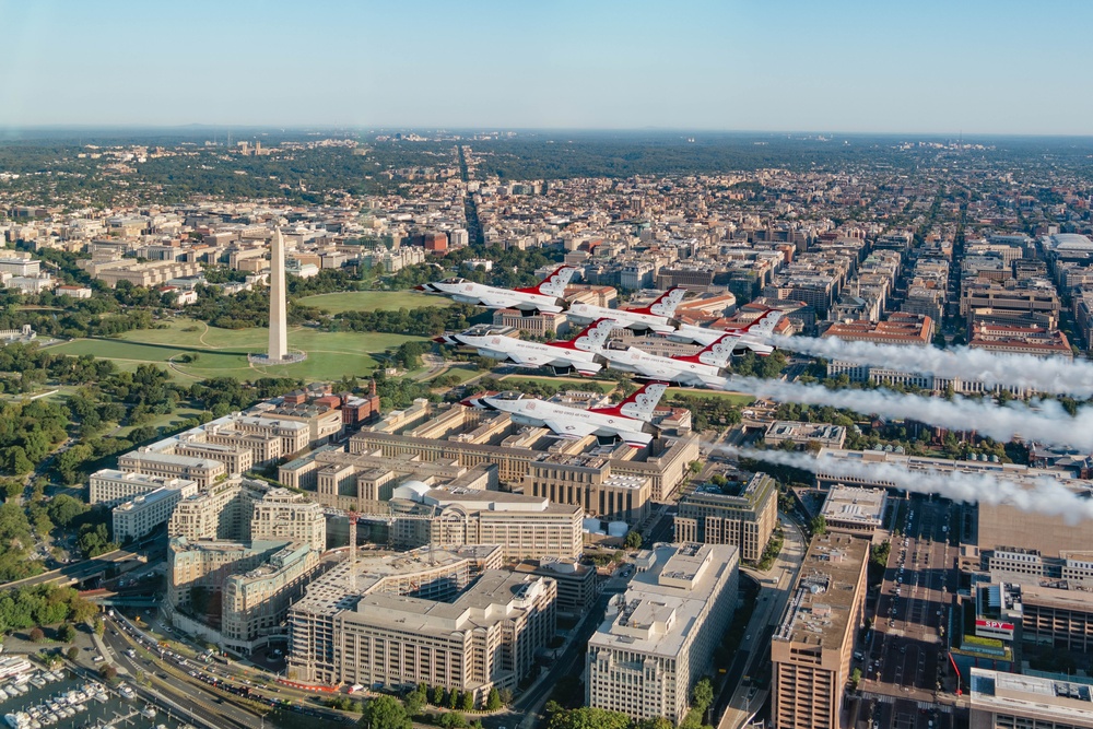Thunderbirds Perform Photo Chase over Washington D.C.