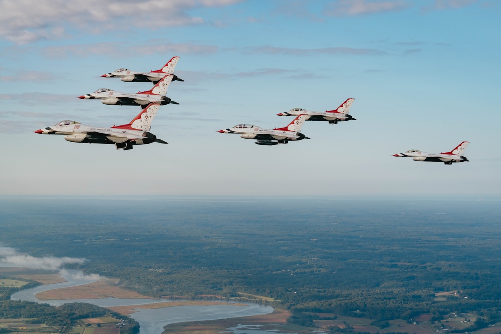 Thunderbirds Perform Photo Chase over Washington D.C.
