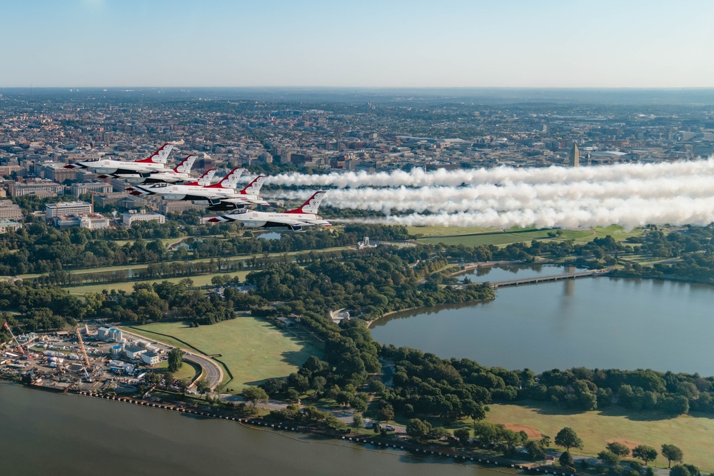 Thunderbirds Perform Photo Chase over Washington D.C.