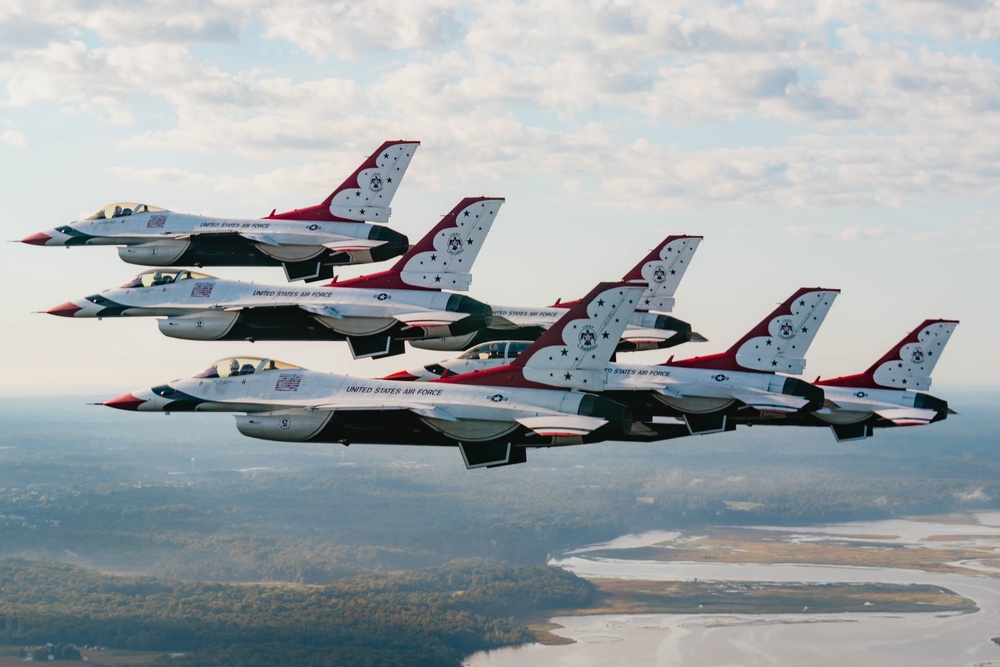 Thunderbirds Perform Photo Chase over Washington D.C.