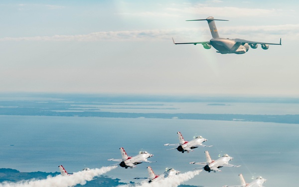 Thunderbirds Perform Photo Chase over Washington D.C.