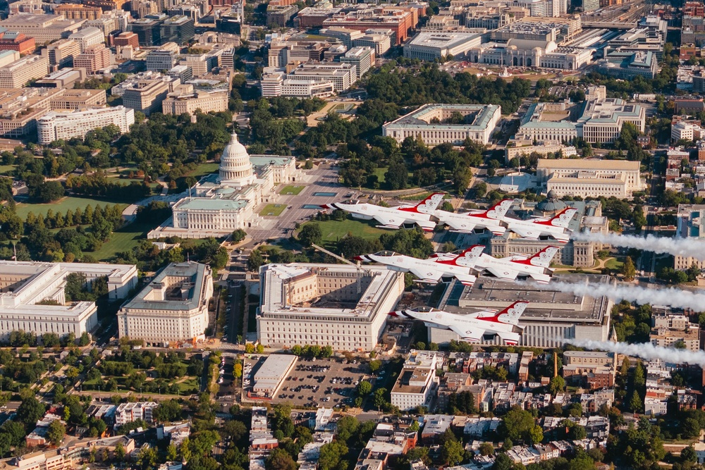 Thunderbirds Perform Photo Chase over Washington D.C.