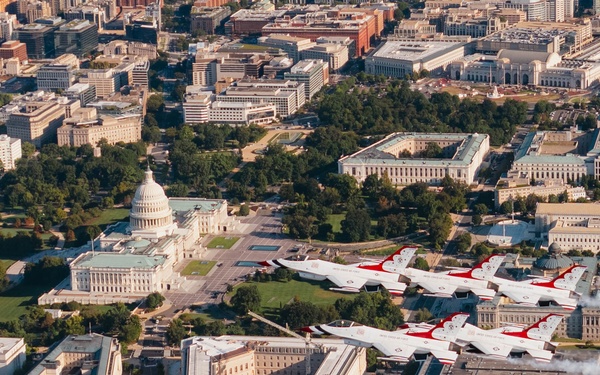 Thunderbirds Perform Photo Chase over Washington D.C.