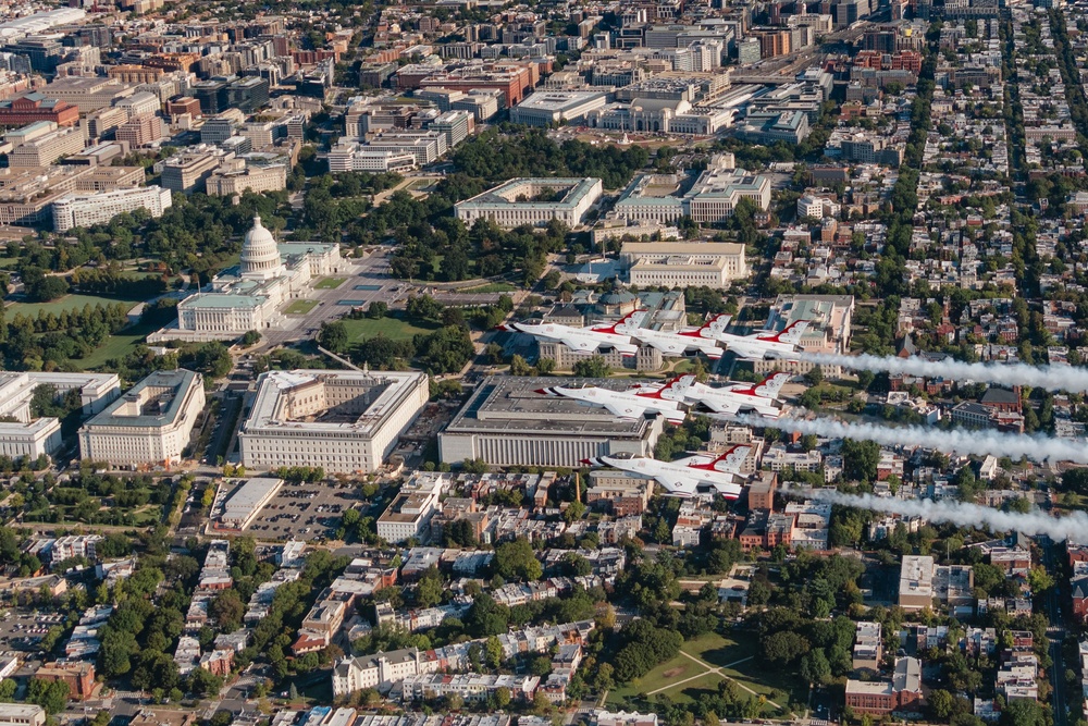 Thunderbirds Perform Photo Chase over Washington D.C.