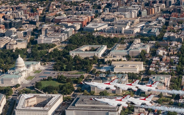 Thunderbirds Perform Photo Chase over Washington D.C.