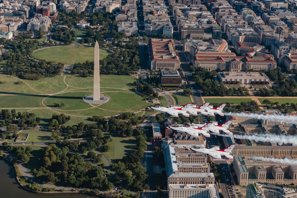 Thunderbirds Perform Photo Chase over Washington D.C.